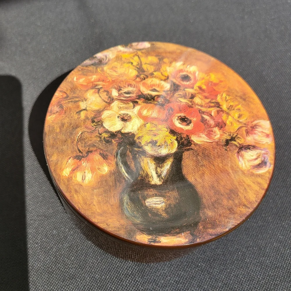Laquer Music Trinket Box ~ Round Floral ~ Vintage? ~Otagiri? ~ Pretty ~ As Is!